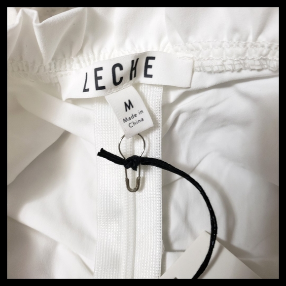 (NWT)Leche:Size:M/White cinched crop top - Picture 3 of 4